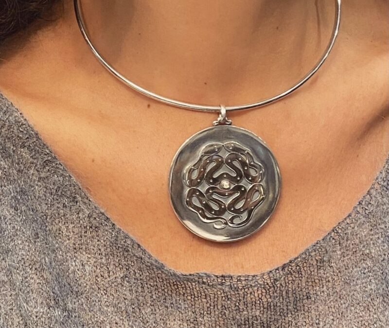 Dal classico al contemporaneo: esplorazione degli stili di sospensione