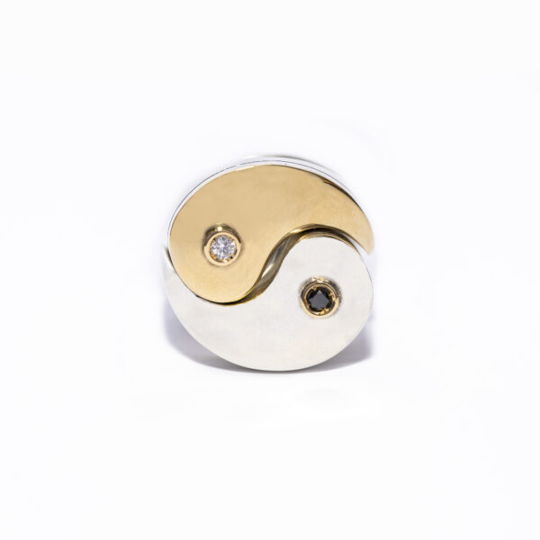 YinYang Ring indossato