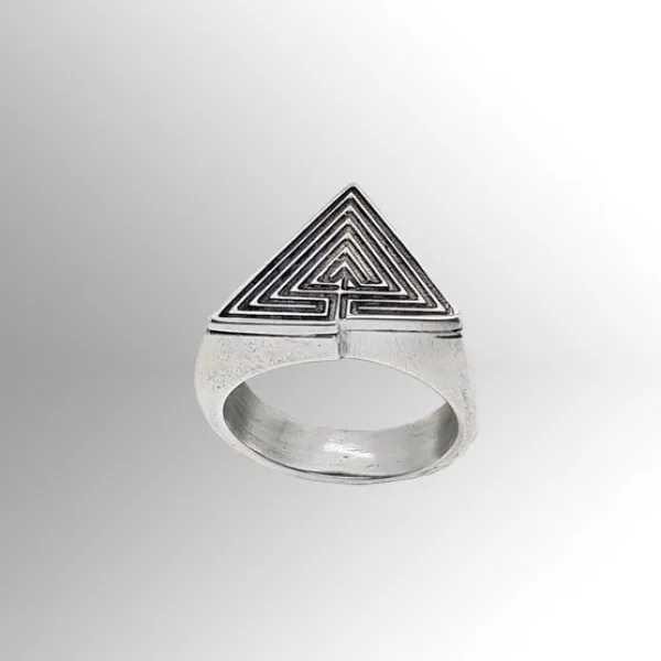 Anello Chevalier Triangolo - Ventrella Gioiellieri