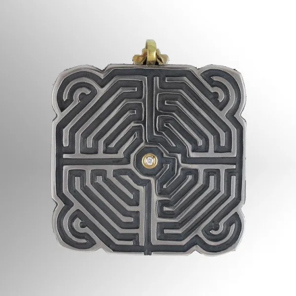 Ciondolo Labirinto quadrato in bronzo - Ventrella Gioiellieri