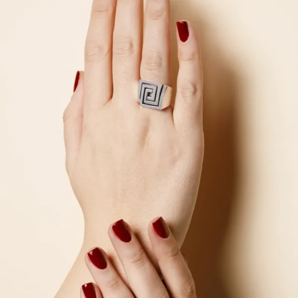 Anello Quadrato